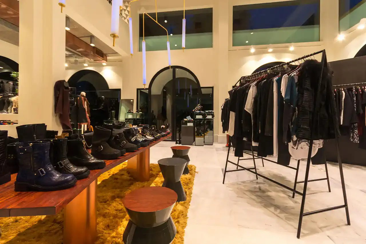 Simple Caracters (Kifisia) — ειδικές κατασκευές από τη Spanopoulos Furniture