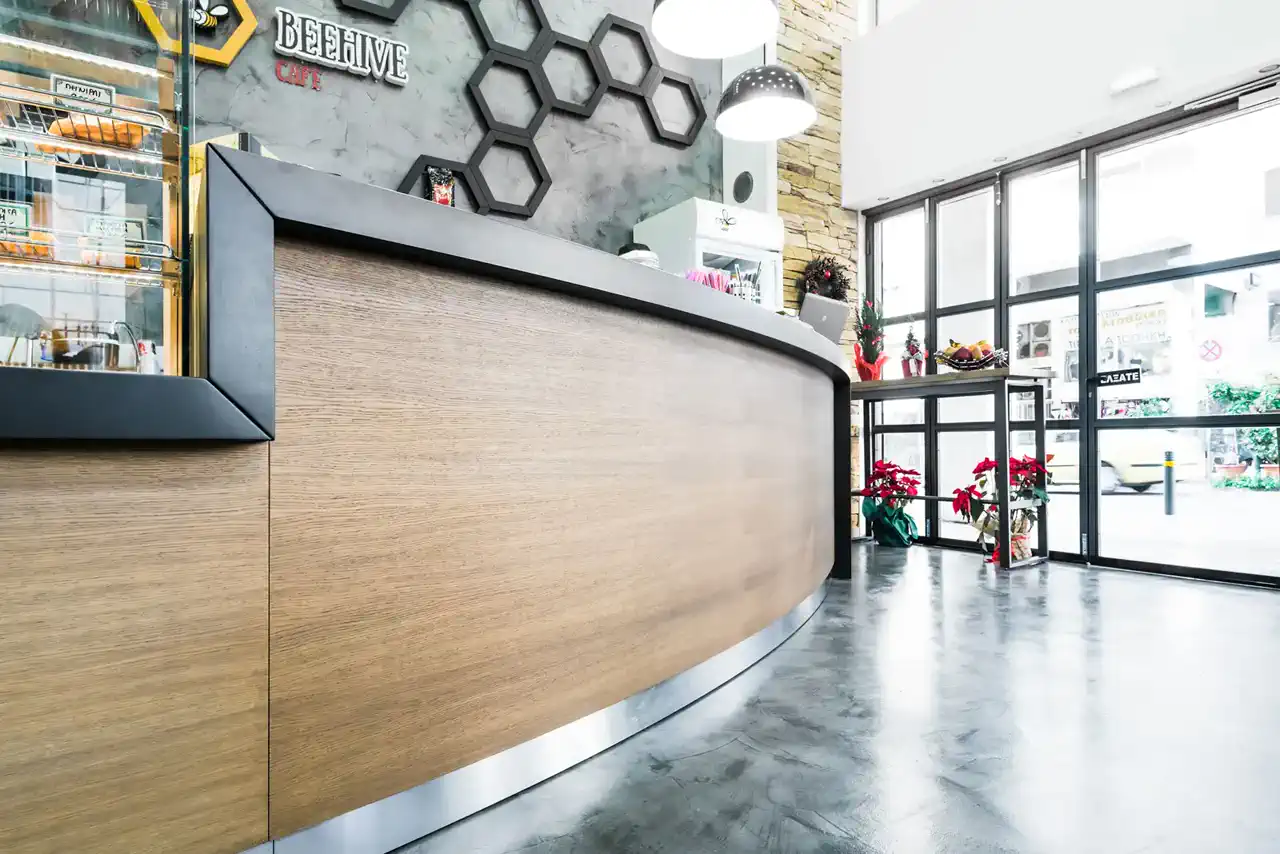 BEEHIVE (ATHENS) — ειδικές κατασκευές από τη Spanopoulos Furniture