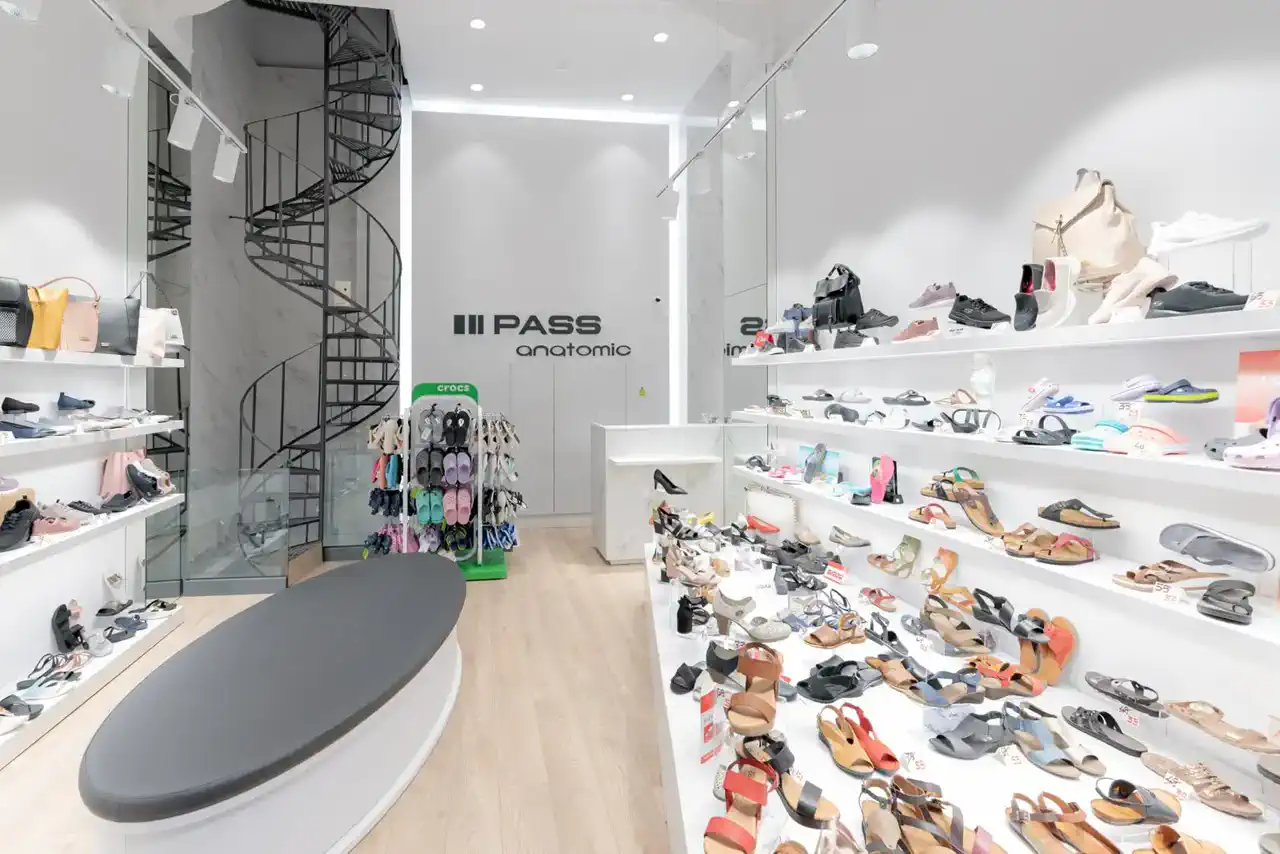PASS ANATOMIC (Athens) — ειδικές κατασκευές από τη Spanopoulos Furniture