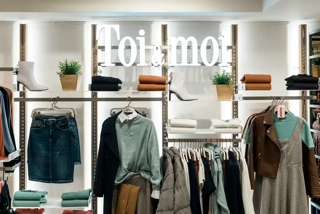 TOI & MOI (GOLDEN HALL) — ειδικές κατασκευές από τη Spanopoulos Furniture