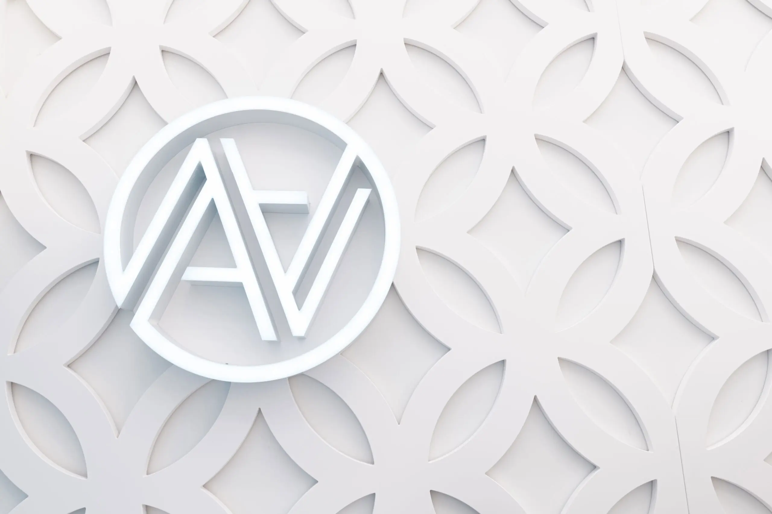 Avvento (Ermou) — ειδικές κατασκευές από τη Spanopoulos Furniture