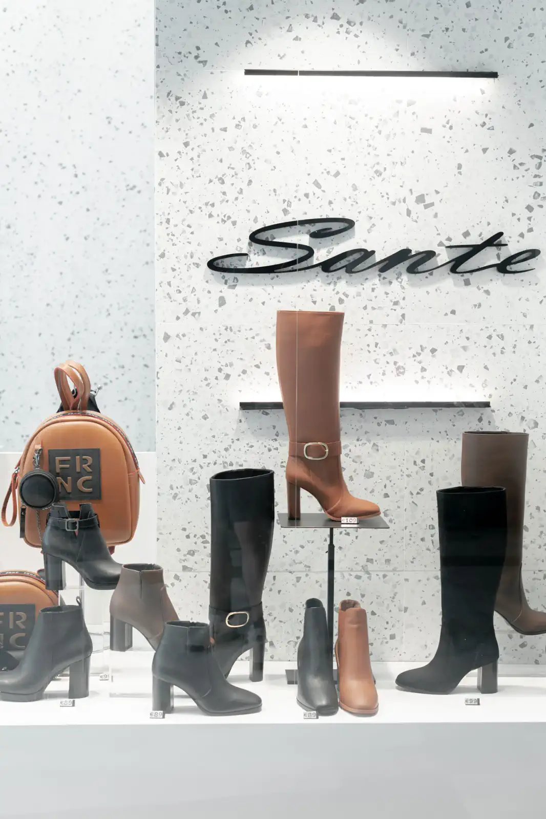 Sante (Glyfada) detail 4